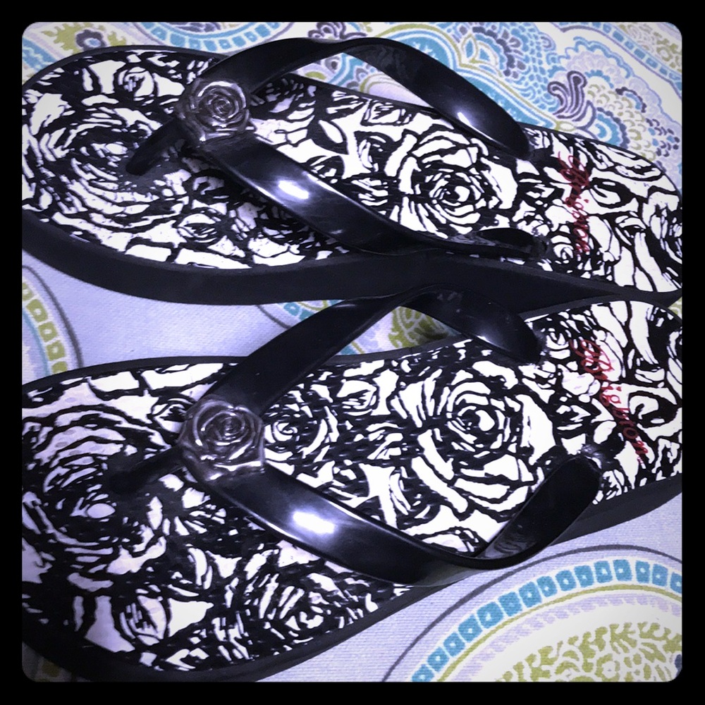 Black Brighton Wedge flip flops 🕶🌞